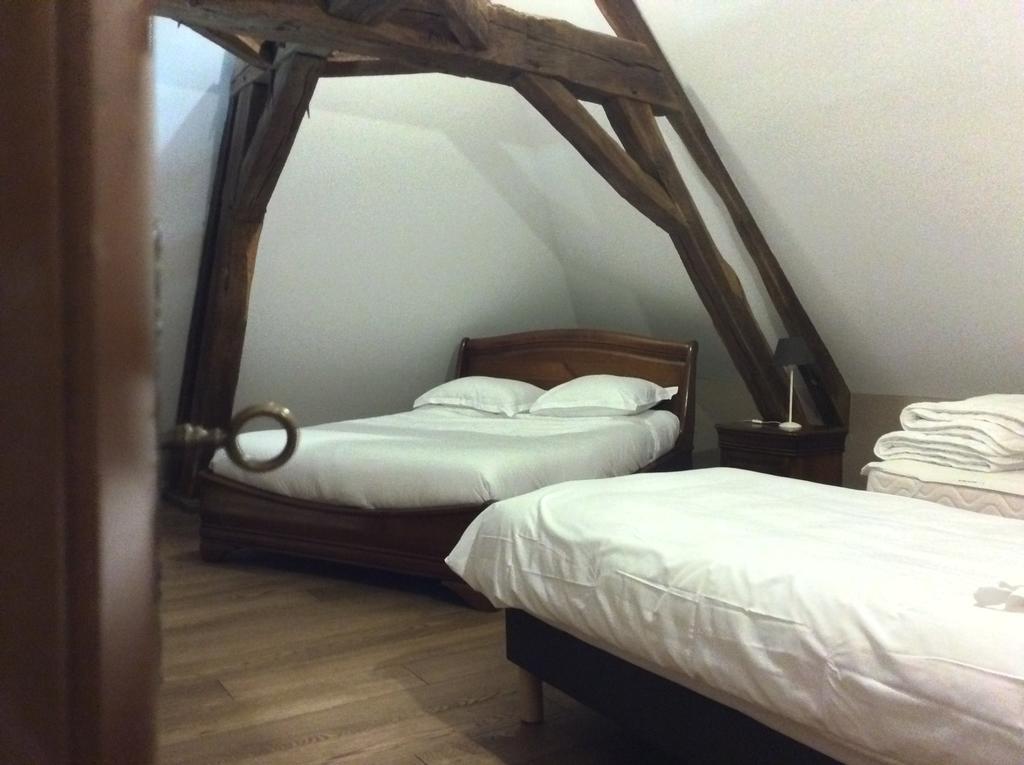 Domaine De Noyer Bed & Breakfast Saint-Christophe-en-Brionnais Oda fotoğraf
