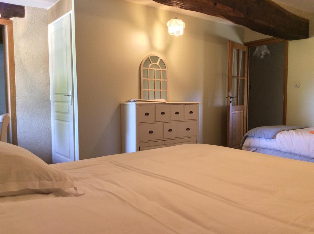 Domaine De Noyer Bed & Breakfast Saint-Christophe-en-Brionnais Oda fotoğraf