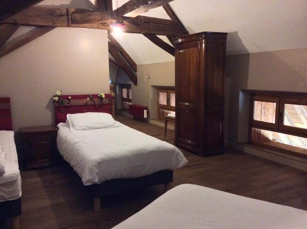 Domaine De Noyer Bed & Breakfast Saint-Christophe-en-Brionnais Oda fotoğraf